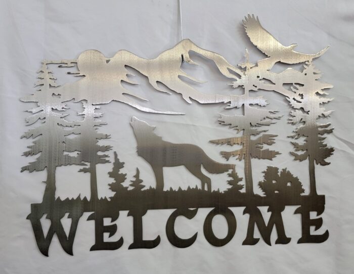 Wolf Welcome Sign in 18ga. metal cutout
